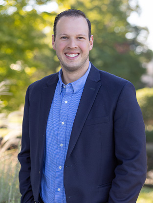 Headshot of Dr. Daniel Carver